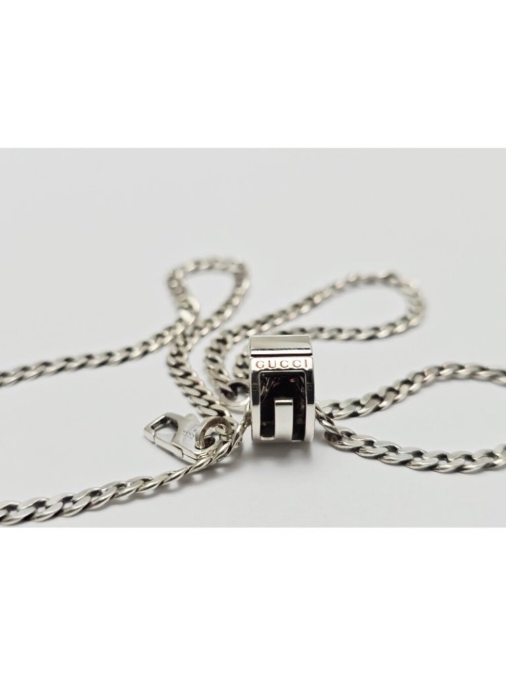 Gucci G Cut Out Round Circle Sterling Silver Charm Pendant Curb Chain Necklace - Picture 8 of 16